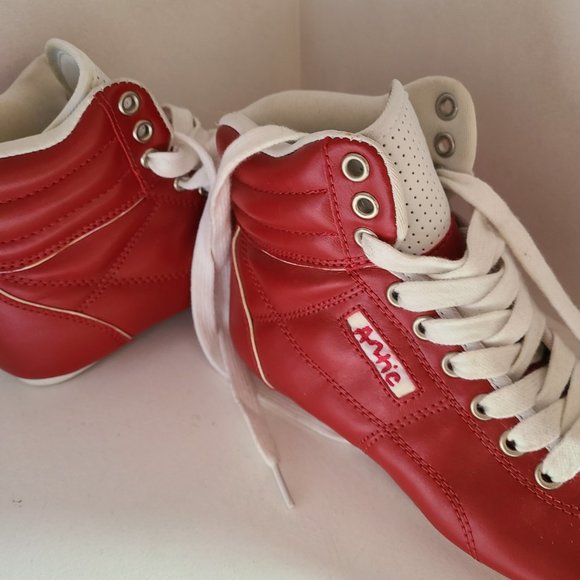 Womens Red leather Boots - Picture 3 of 3